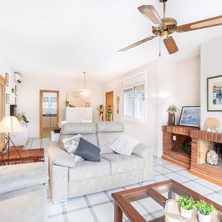 カンブリルス "Charm & Cozy 4Br - 3Ba With Pool & Barbecue"ヴィラ エクステリア 写真