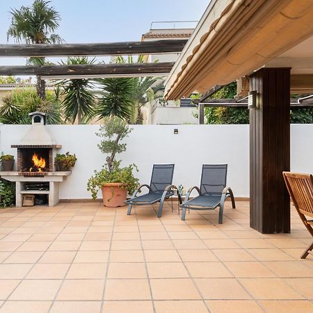カンブリルス "Charm & Cozy 4Br - 3Ba With Pool & Barbecue"ヴィラ エクステリア 写真