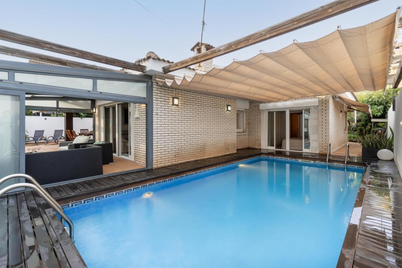 カンブリルス "Charm & Cozy 4Br - 3Ba With Pool & Barbecue"ヴィラ エクステリア 写真
