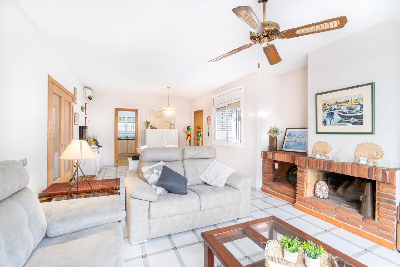 カンブリルス "Charm & Cozy 4Br - 3Ba With Pool & Barbecue"ヴィラ エクステリア 写真