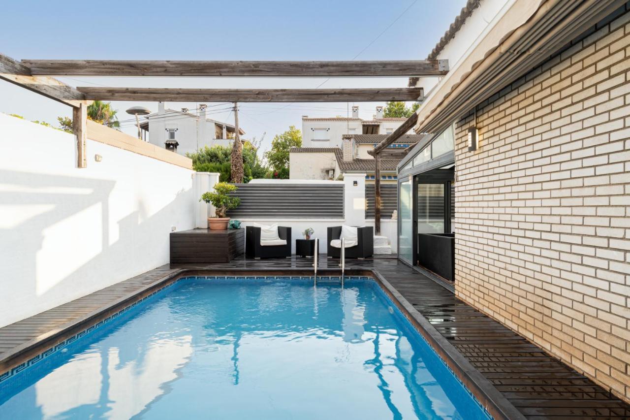 カンブリルス "Charm & Cozy 4Br - 3Ba With Pool & Barbecue"ヴィラ エクステリア 写真