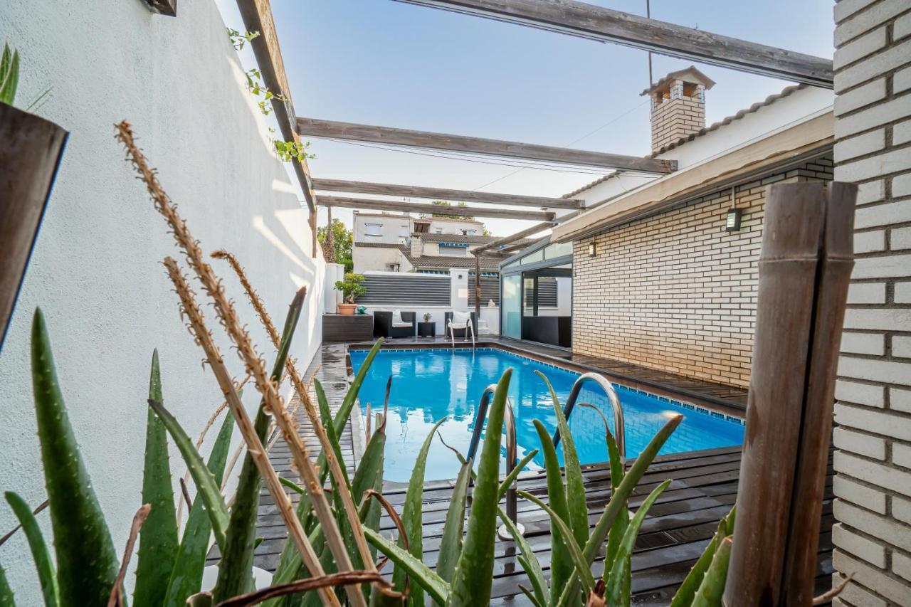 カンブリルス "Charm & Cozy 4Br - 3Ba With Pool & Barbecue"ヴィラ エクステリア 写真